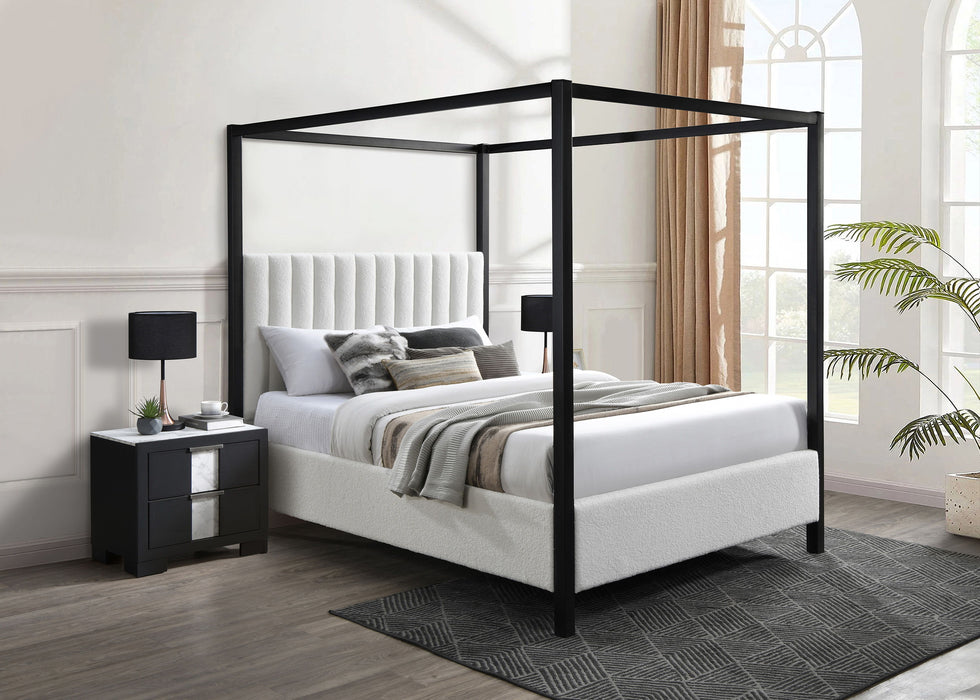 Adalyn - Canopy Bed