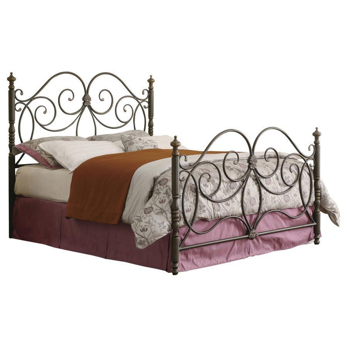 London - Metal Scroll Bed